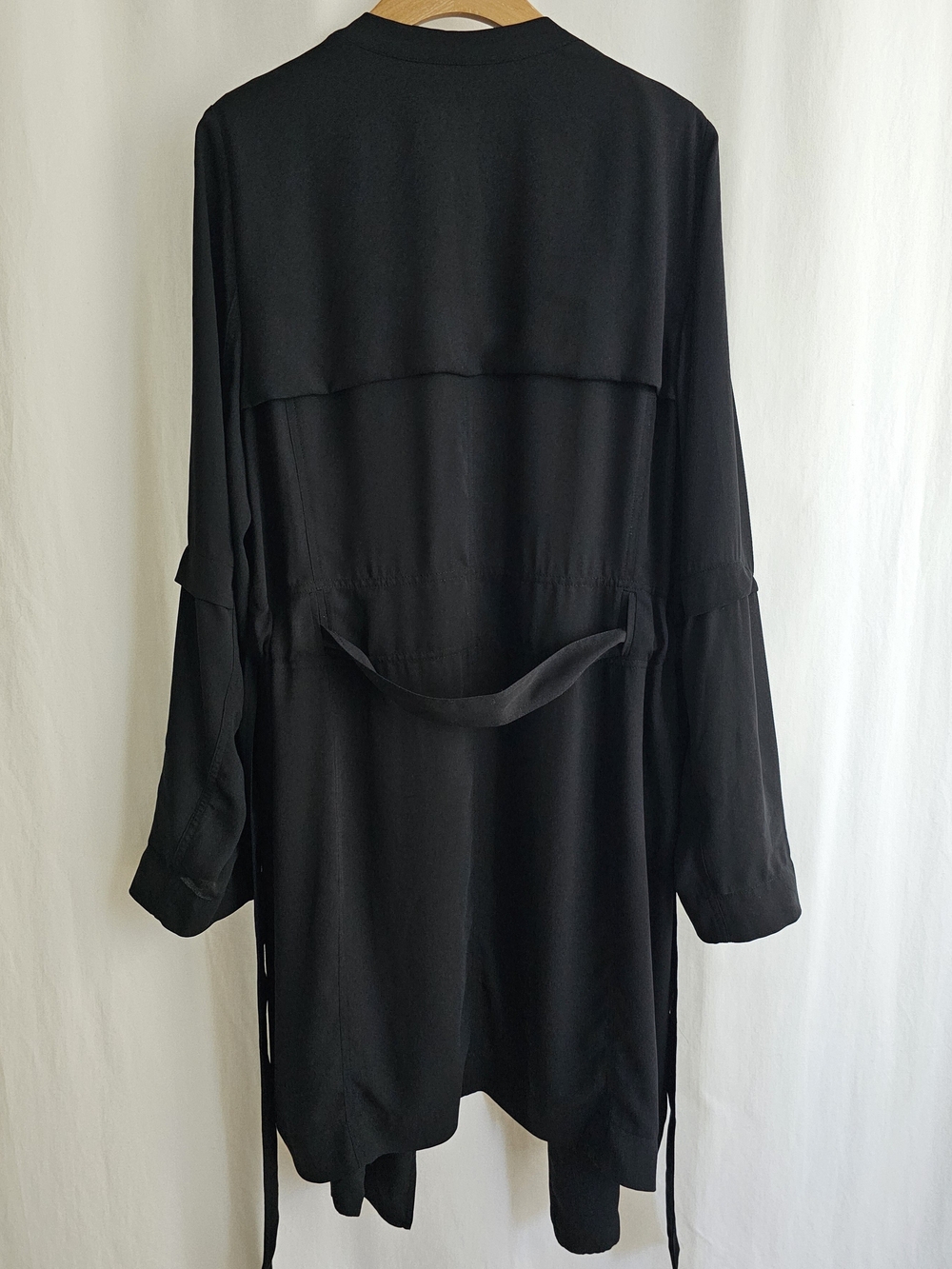 Aritzia Babaton Black Flowy Trench Coat with Belt - Picture 5 of 16
